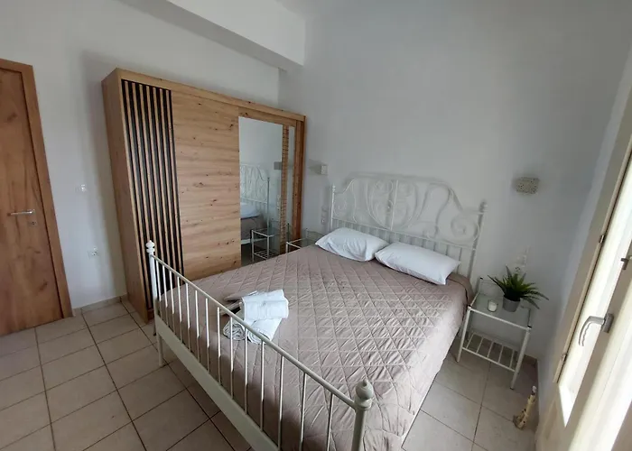 Maritina's House In Vroutsi *